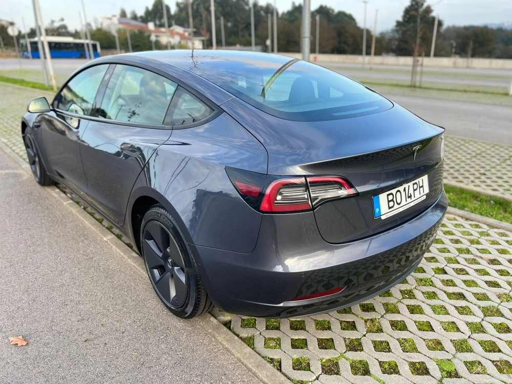 Tesla Model 3 Standard Plus 8