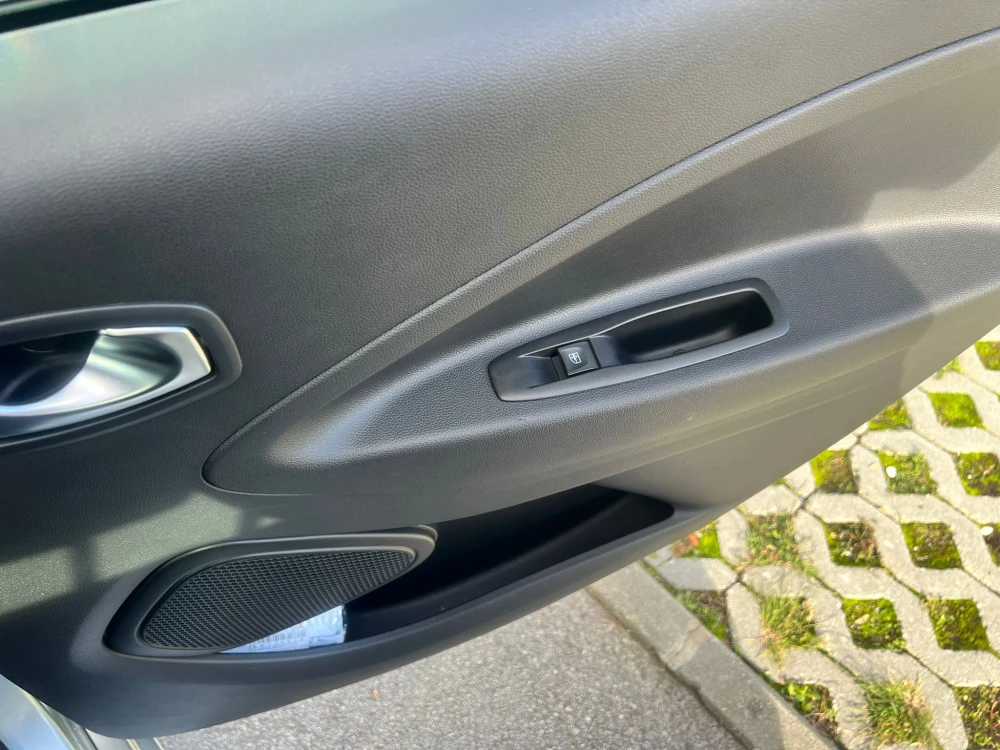 Renault Zoe E-Tech Intense 12