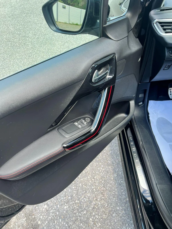 Peugeot 208 GTLine 19
