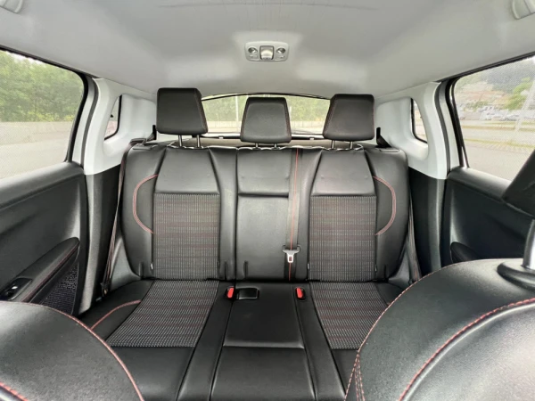 Peugeot 2008 1.2 PureTech GTLine 29