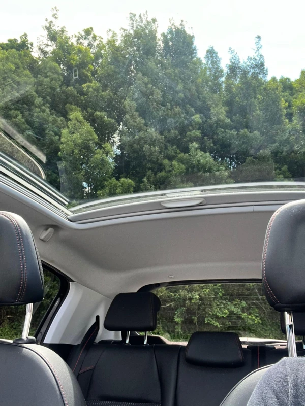 Peugeot 208 GTLine 37