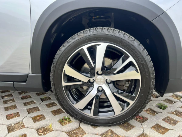 Peugeot 2008 1.2 PureTech GTLine 19