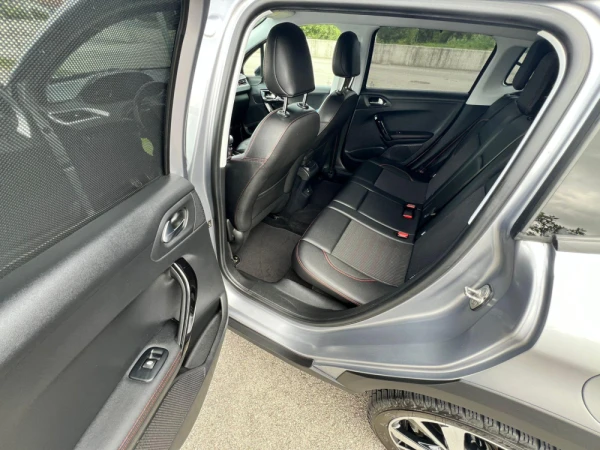 Peugeot 2008 1.2 PureTech GTLine 33