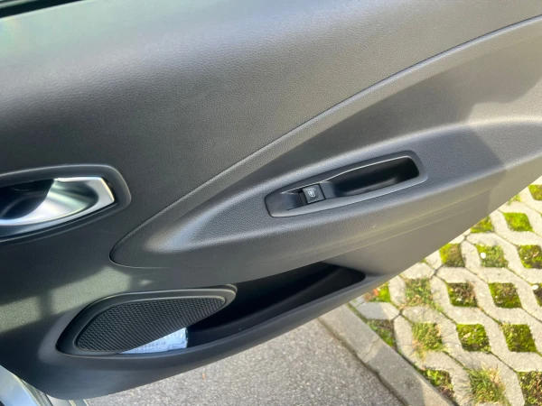 Renault Zoe E-Tech Intense 12