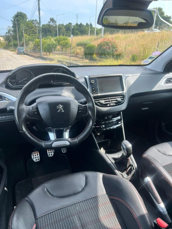 Peugeot 208 GTLine 24