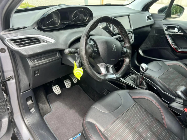 Peugeot 2008 1.2 PureTech GTLine 22