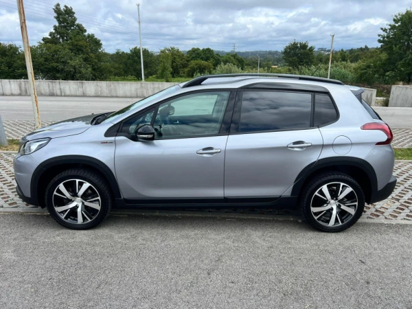 Peugeot 2008 1.2 PureTech GTLine 5