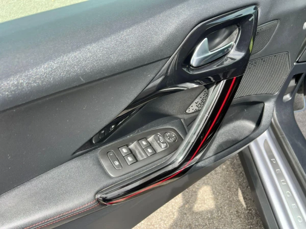 Peugeot 2008 1.2 PureTech GTLine 23