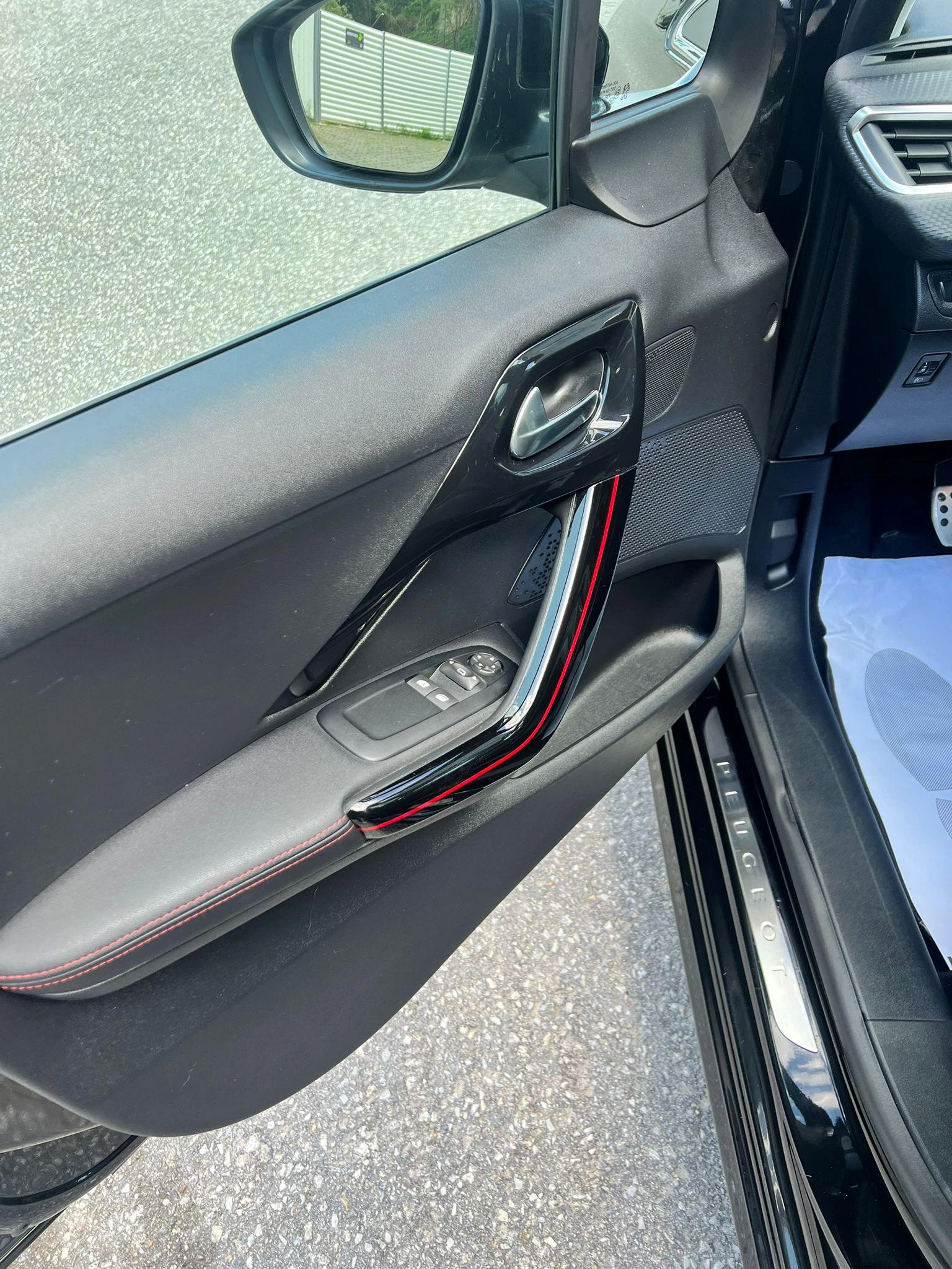 Peugeot 208 GTLine 19