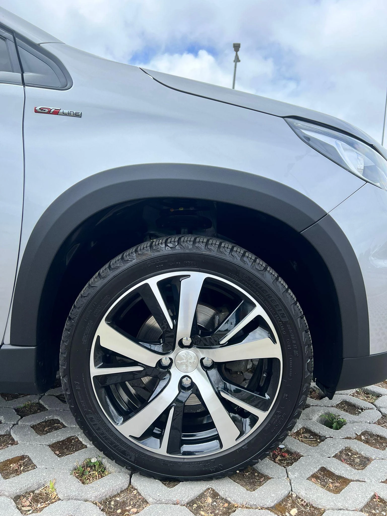 Peugeot 2008 1.2 PureTech GTLine 18