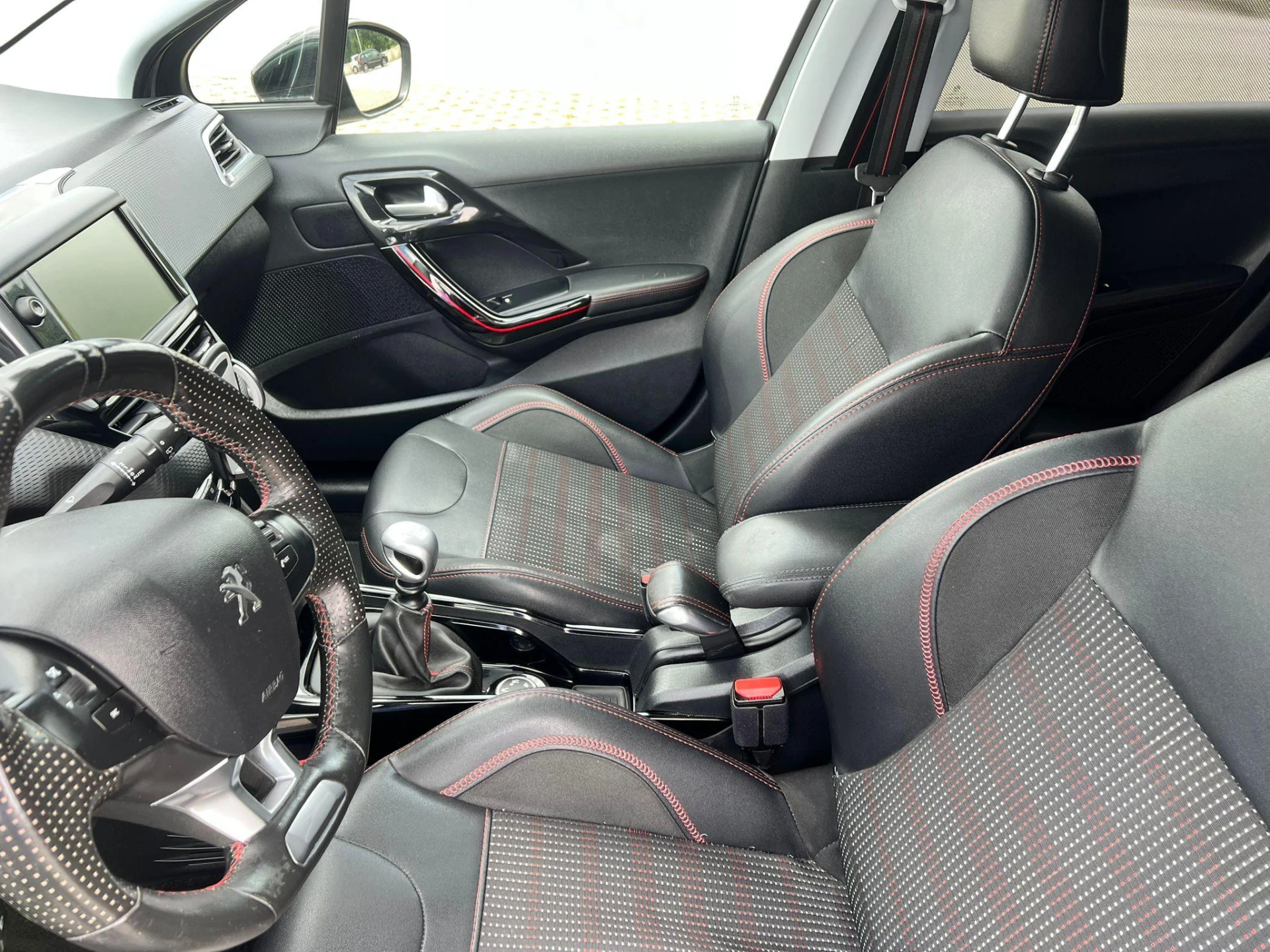 Peugeot 2008 1.2 PureTech GTLine 26