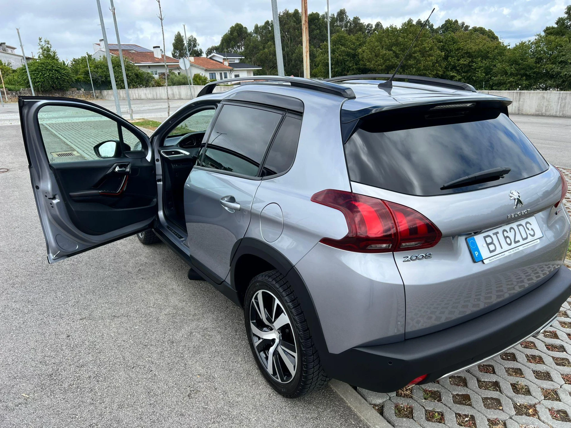Peugeot 2008 1.2 PureTech GTLine 12