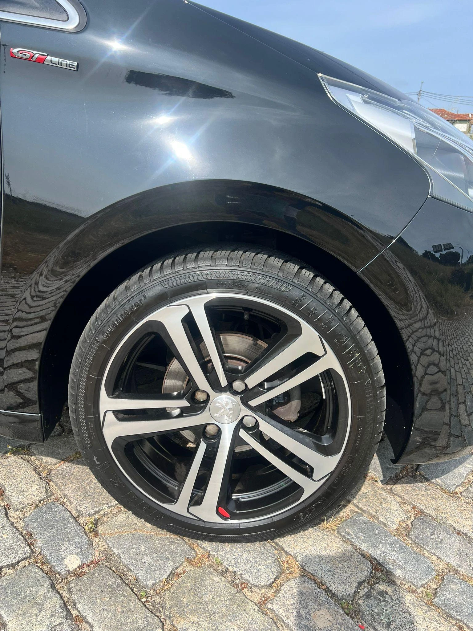 Peugeot 208 GTLine 12