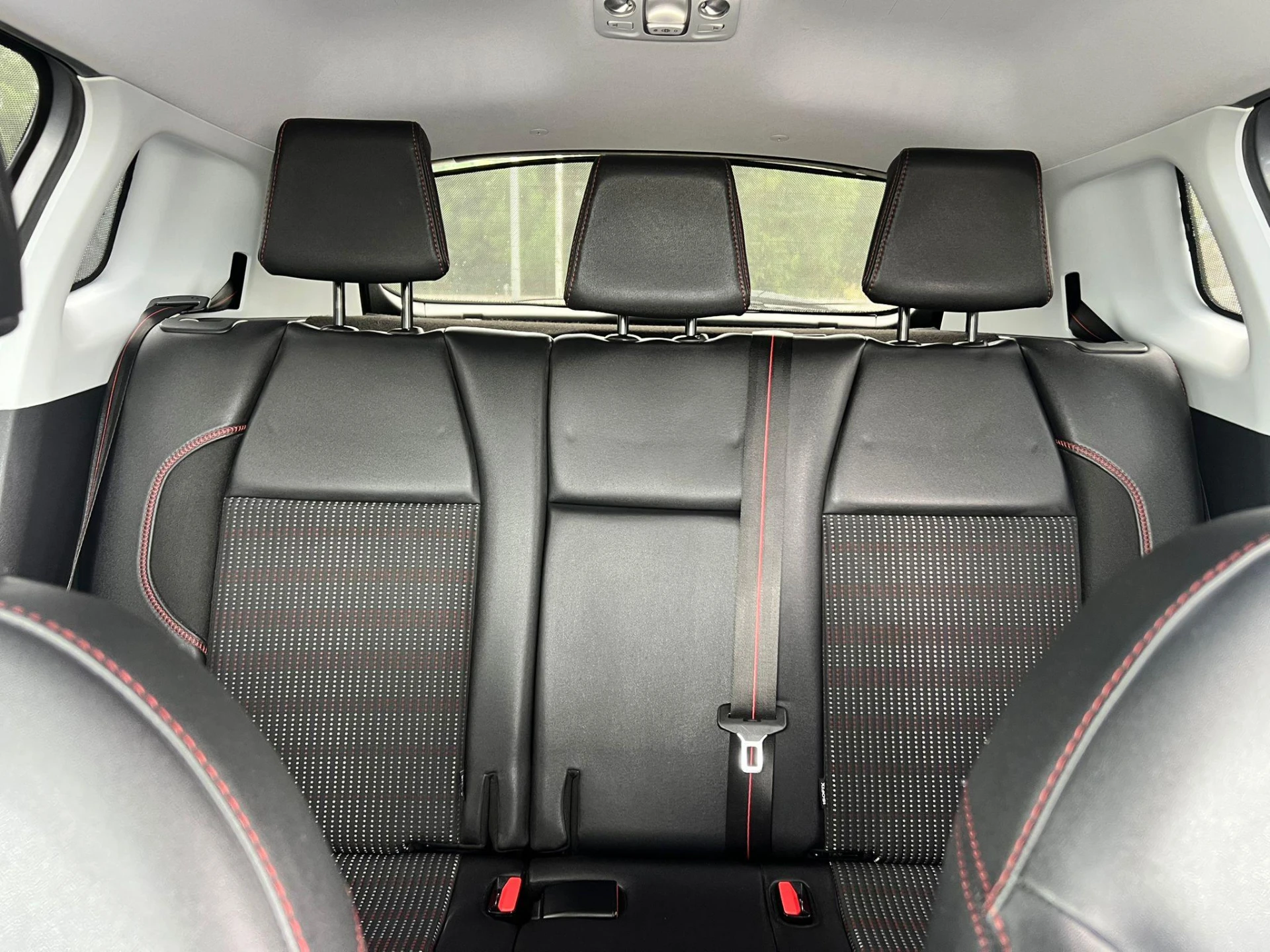 Peugeot 2008 1.2 PureTech GTLine 31