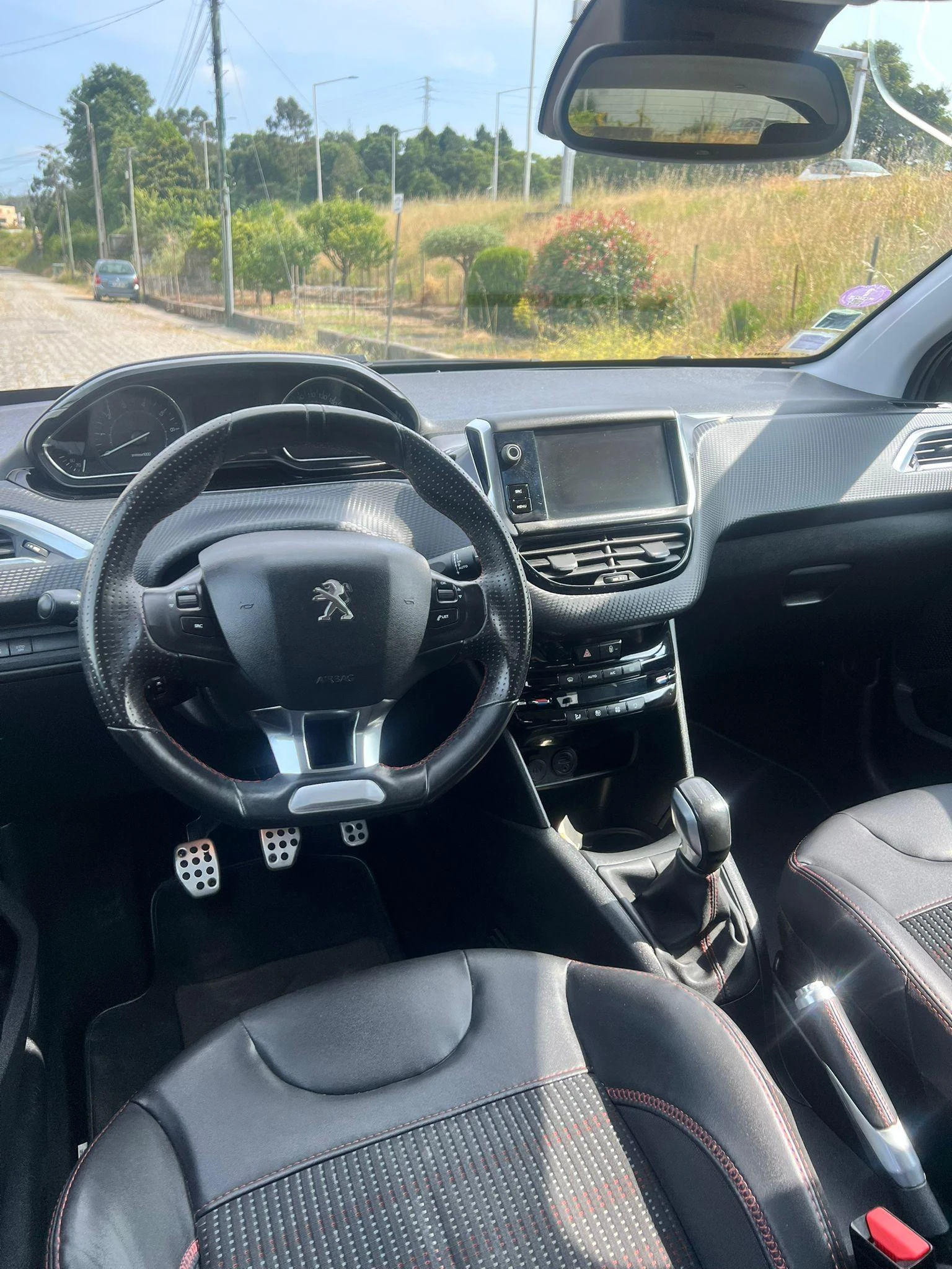 Peugeot 208 GTLine 24