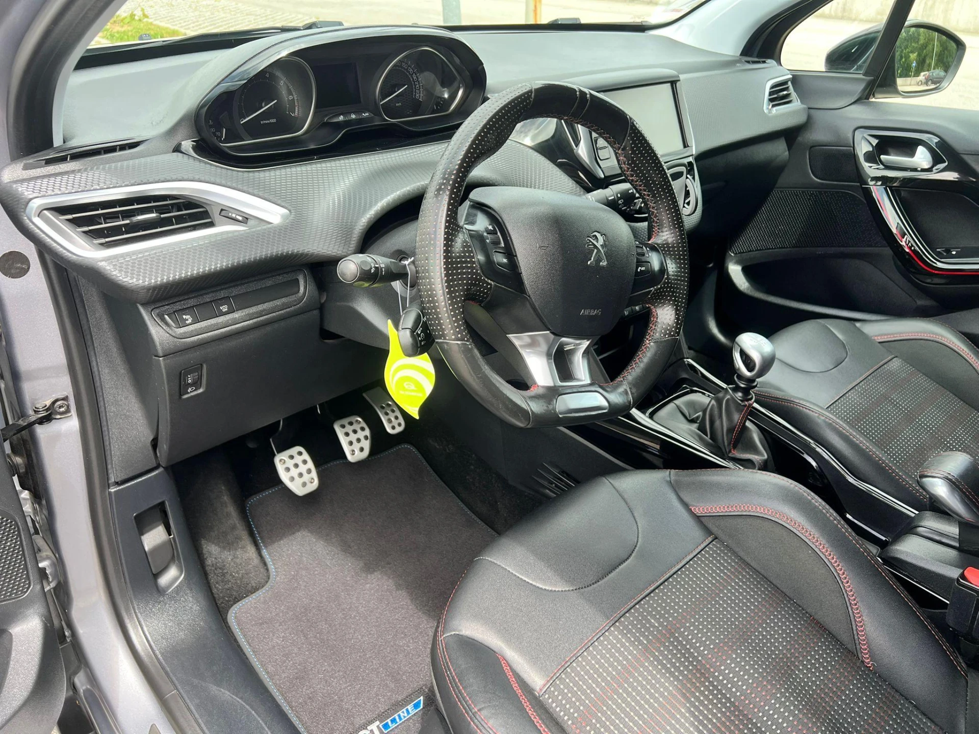 Peugeot 2008 1.2 PureTech GTLine 22