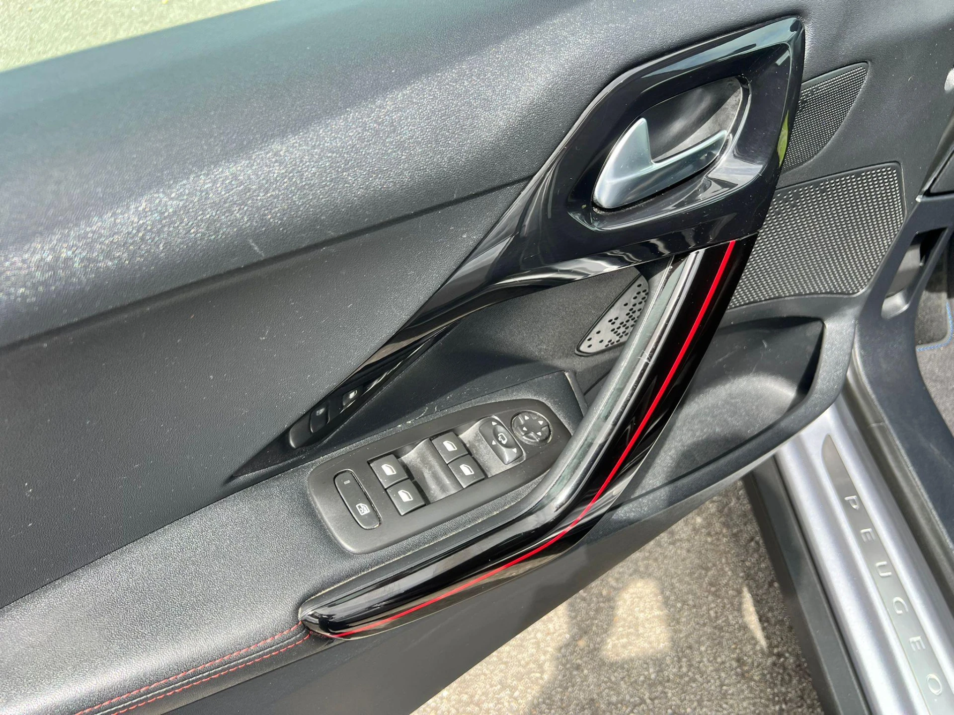 Peugeot 2008 1.2 PureTech GTLine 23