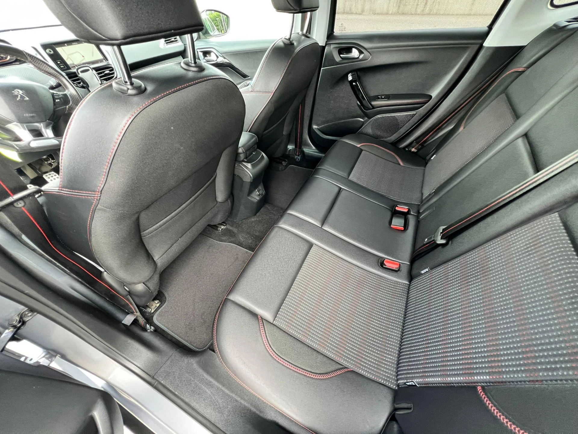 Peugeot 2008 1.2 PureTech GTLine 34