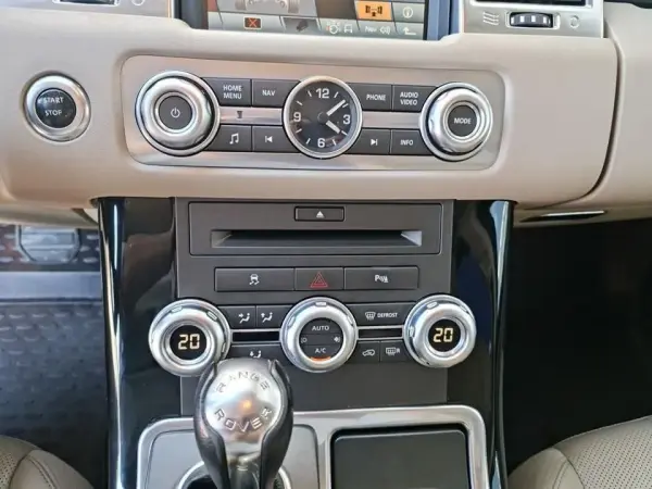 Land Rover Range Rover Sport 3.0 TDV6 HSE 12