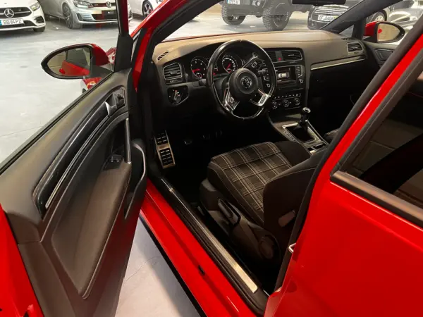 Volkswagen Golf 2.0 TDi GTD 6