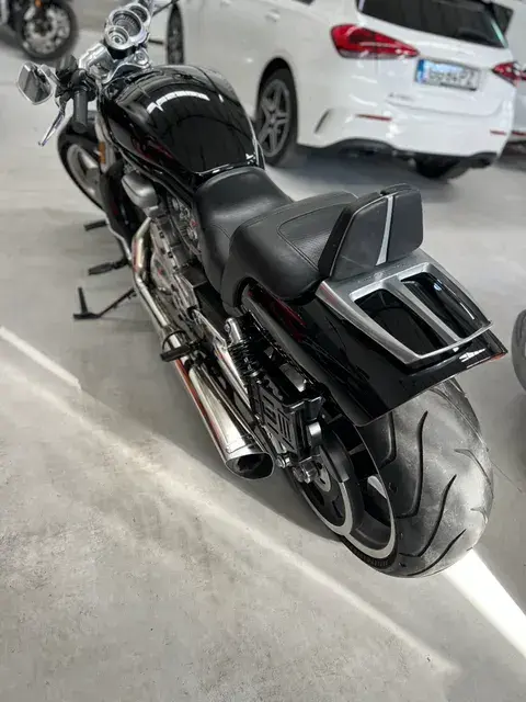 Harley-Davidson VRSCB 4