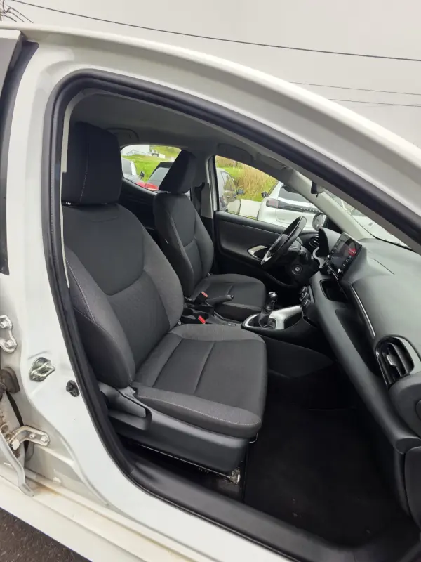 Toyota Yaris 1.0 VVT-i Comfort Plus 8