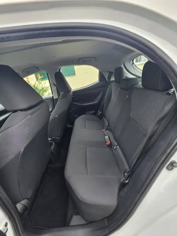 Toyota Yaris 1.0 VVT-i Comfort Plus 10