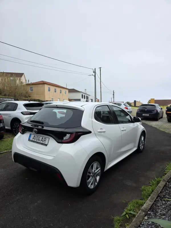 Toyota Yaris 1.0 VVT-i Comfort Plus 4
