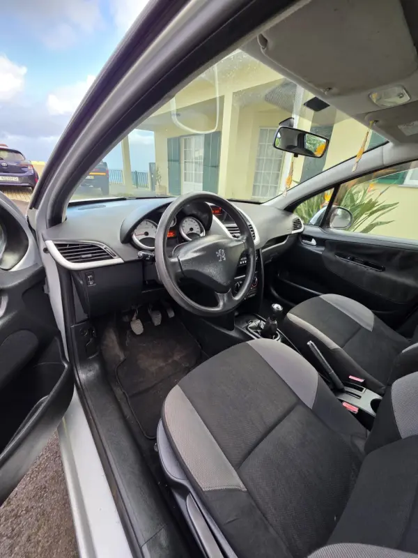 Peugeot 207 11