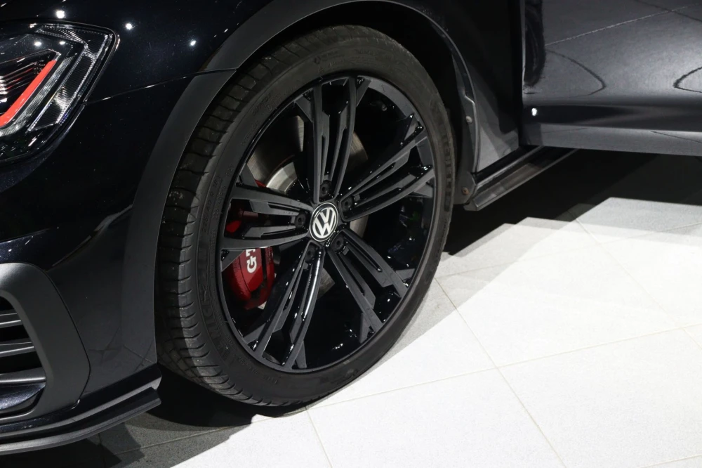 Volkswagen Golf Performance 10