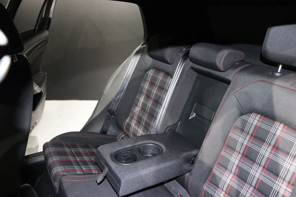 Volkswagen Golf Performance 13