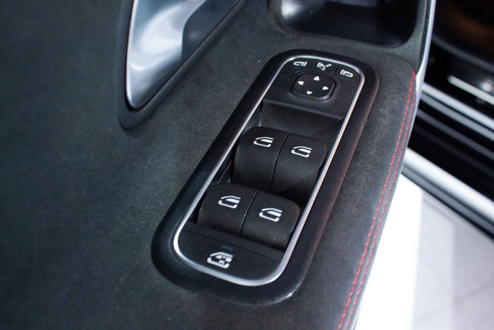 Mercedes-Benz CLA 180 Amg 5