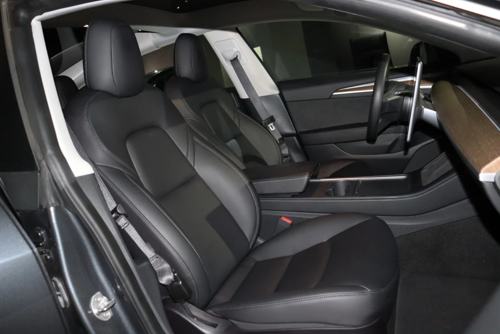 Tesla Model 3 Long Range 8