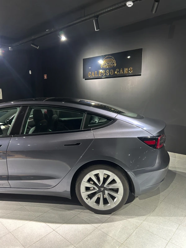 Tesla Model 3 Long Range 4