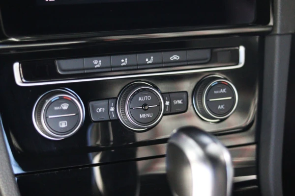 Volkswagen Golf Performance 24