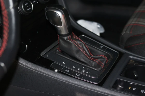 Volkswagen Golf Performance 5