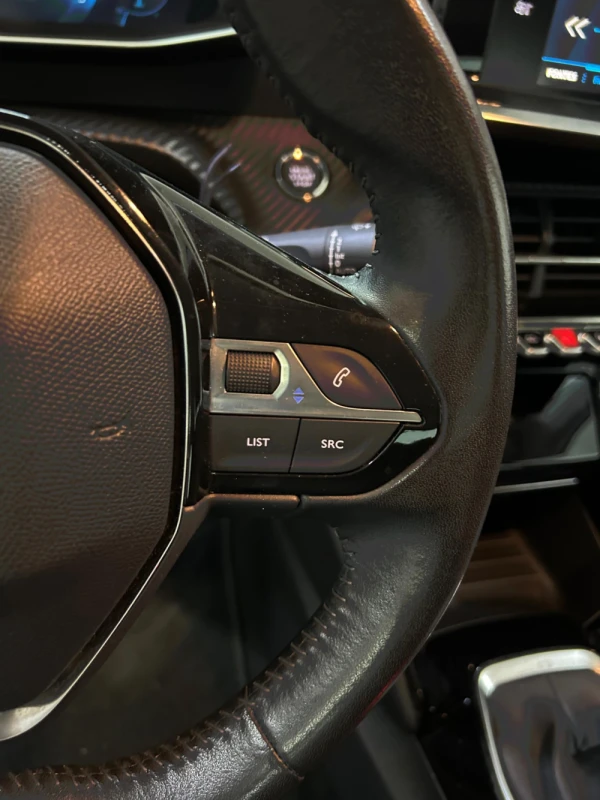 Peugeot 208 Puretech 11