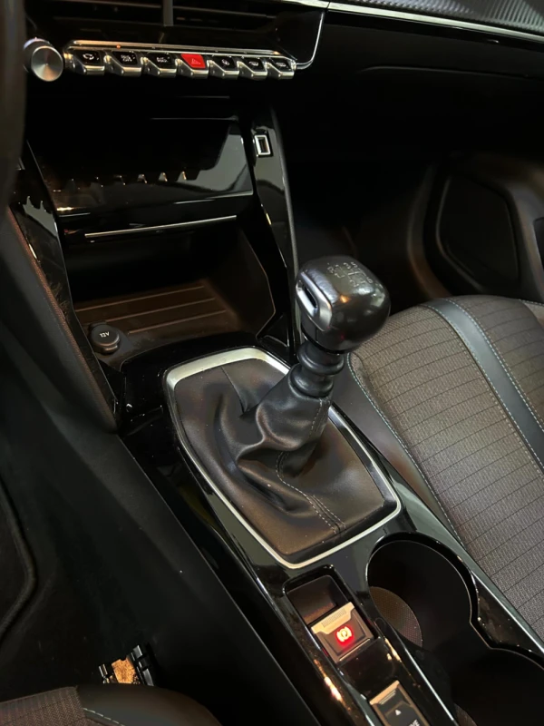 Peugeot 208 Puretech 9