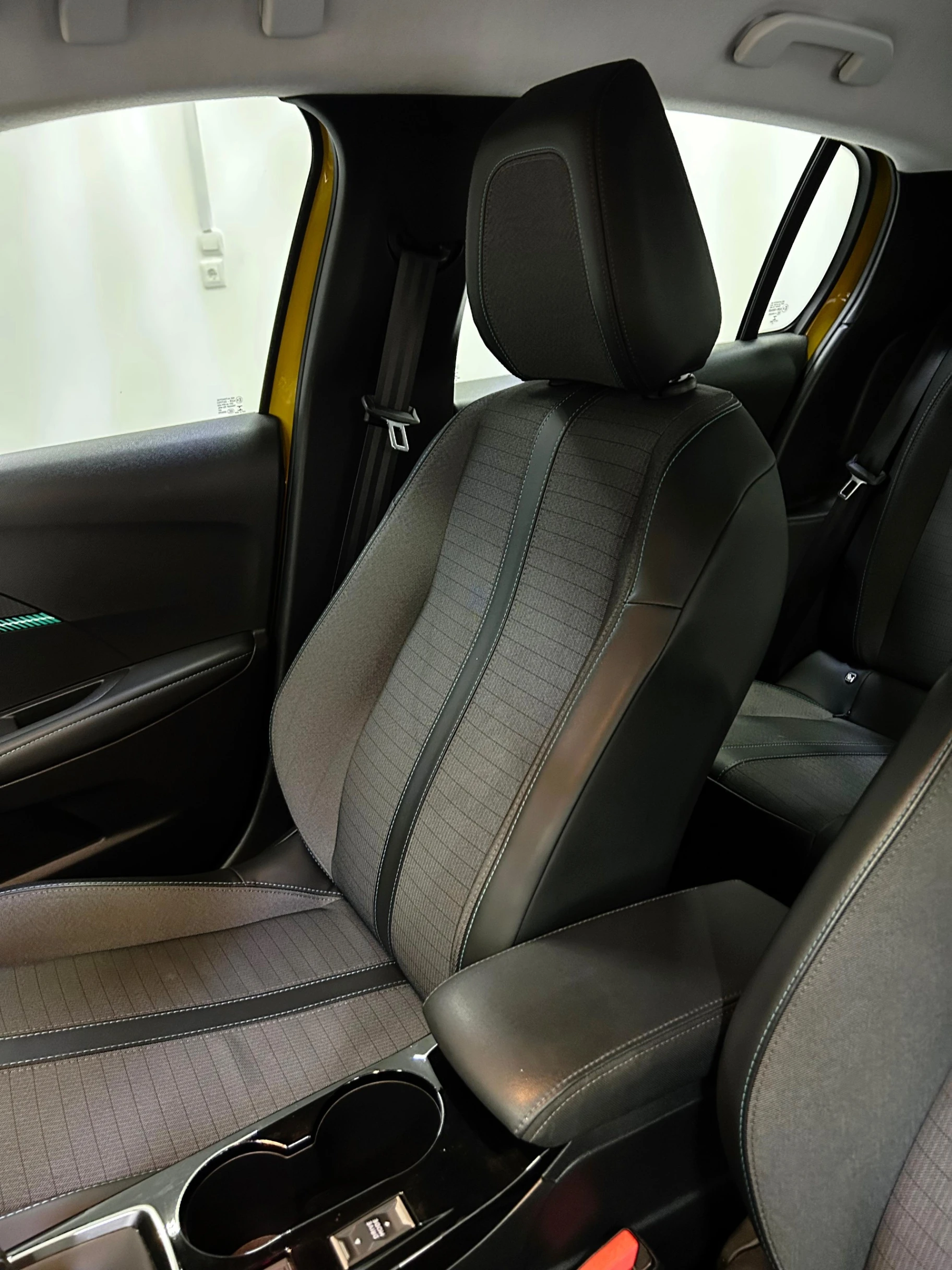 Peugeot 208 Puretech 4