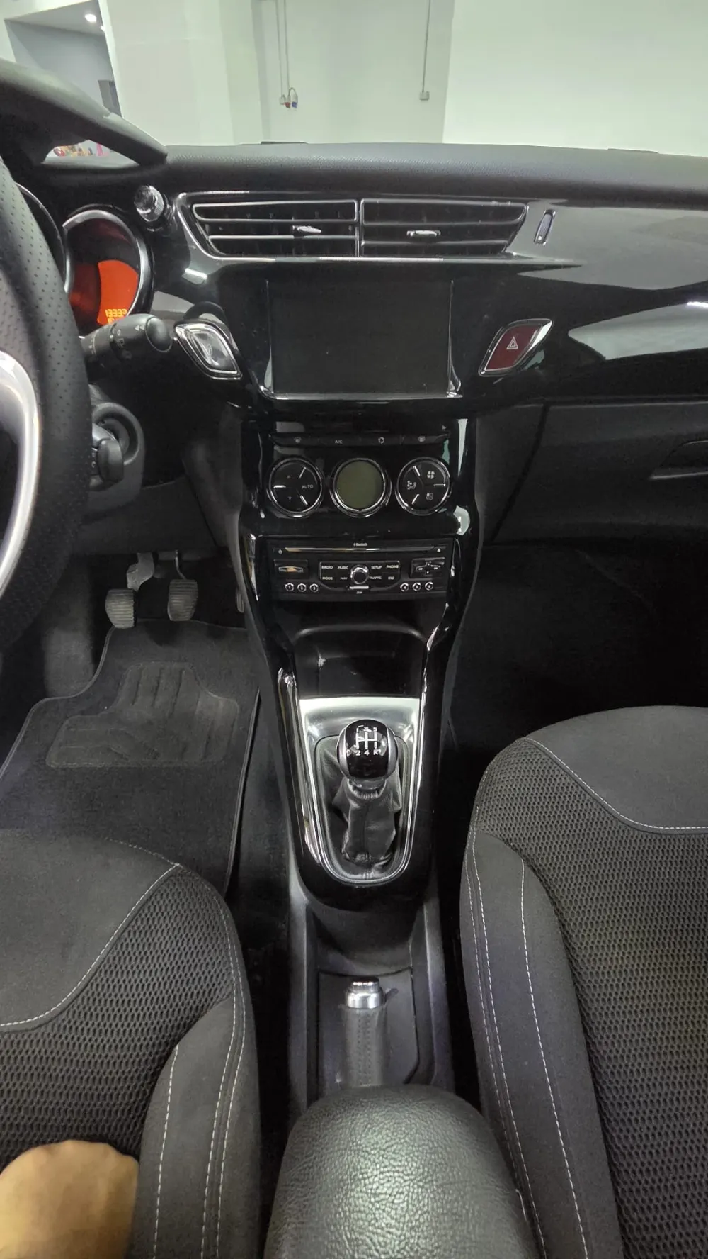 Citroën DS3 1.6 e-HDi So Chic 11