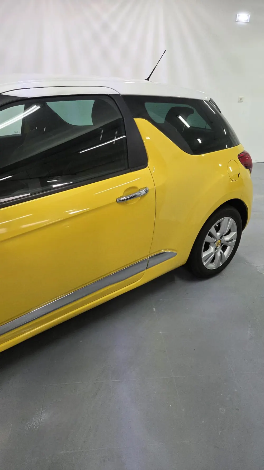 Citroën DS3 1.6 e-HDi So Chic 10