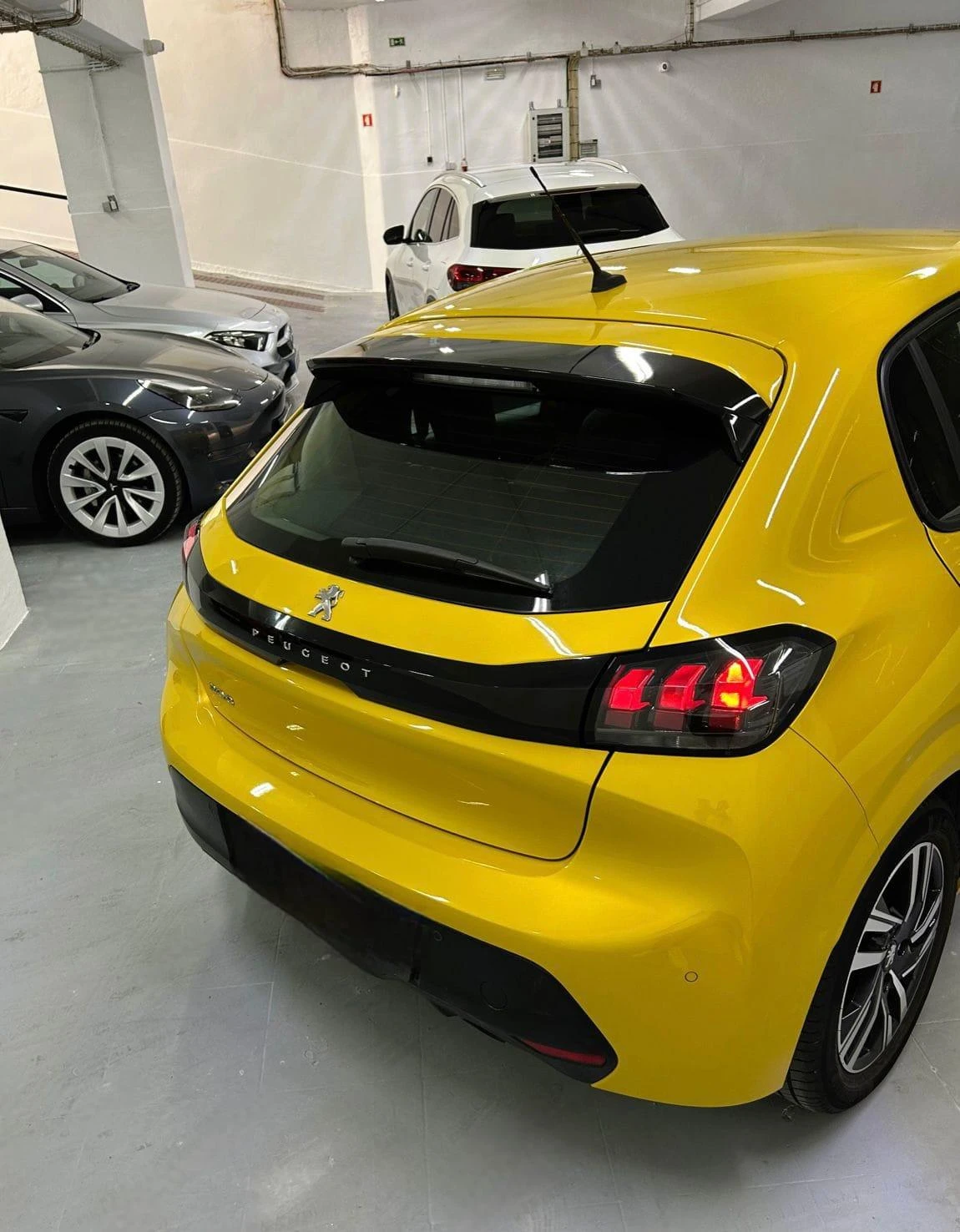 Peugeot 208 Puretech 6