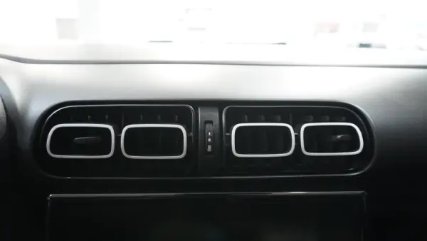 Citroën C3 Aircross 1.2 PureTech Shine 18