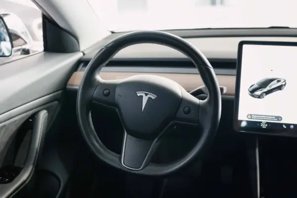 Tesla Model 3 Performance Dual Motor AWD 6