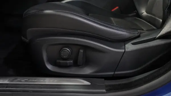 Jaguar XE 2.0 D R-Sport Aut. 11