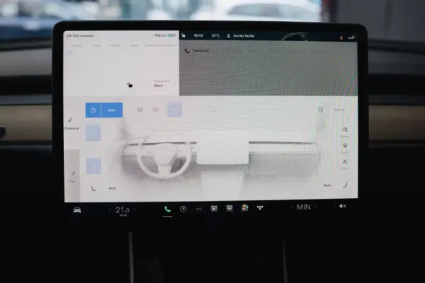 Tesla Model 3 Performance Dual Motor AWD 27