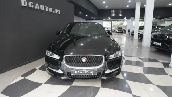 Jaguar XE 2.0 D Prestige 2