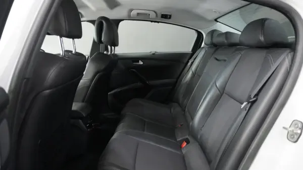 Peugeot 508 2.0 HDi Hybrid4 2-Tronic 11