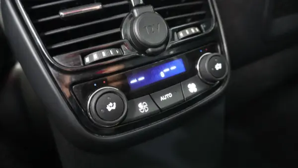 Peugeot 508 2.0 HDi Hybrid4 2-Tronic 12