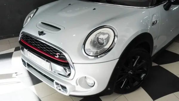 MINI 3 Portas Cooper SD Auto 3